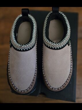 UGG Unisex Slip-On Suede Casual Shoes in Light Taupe